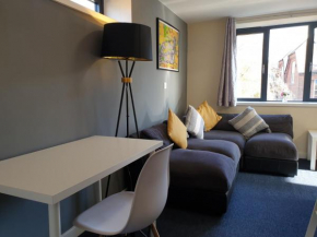 Modern City Home with 5 Ensuites and Private Parking! Perfect for Working teams, Norwich